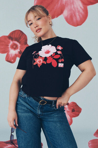 By Poppy Everyday Graphic Tee, BLACK/FLOWER COLLAGE