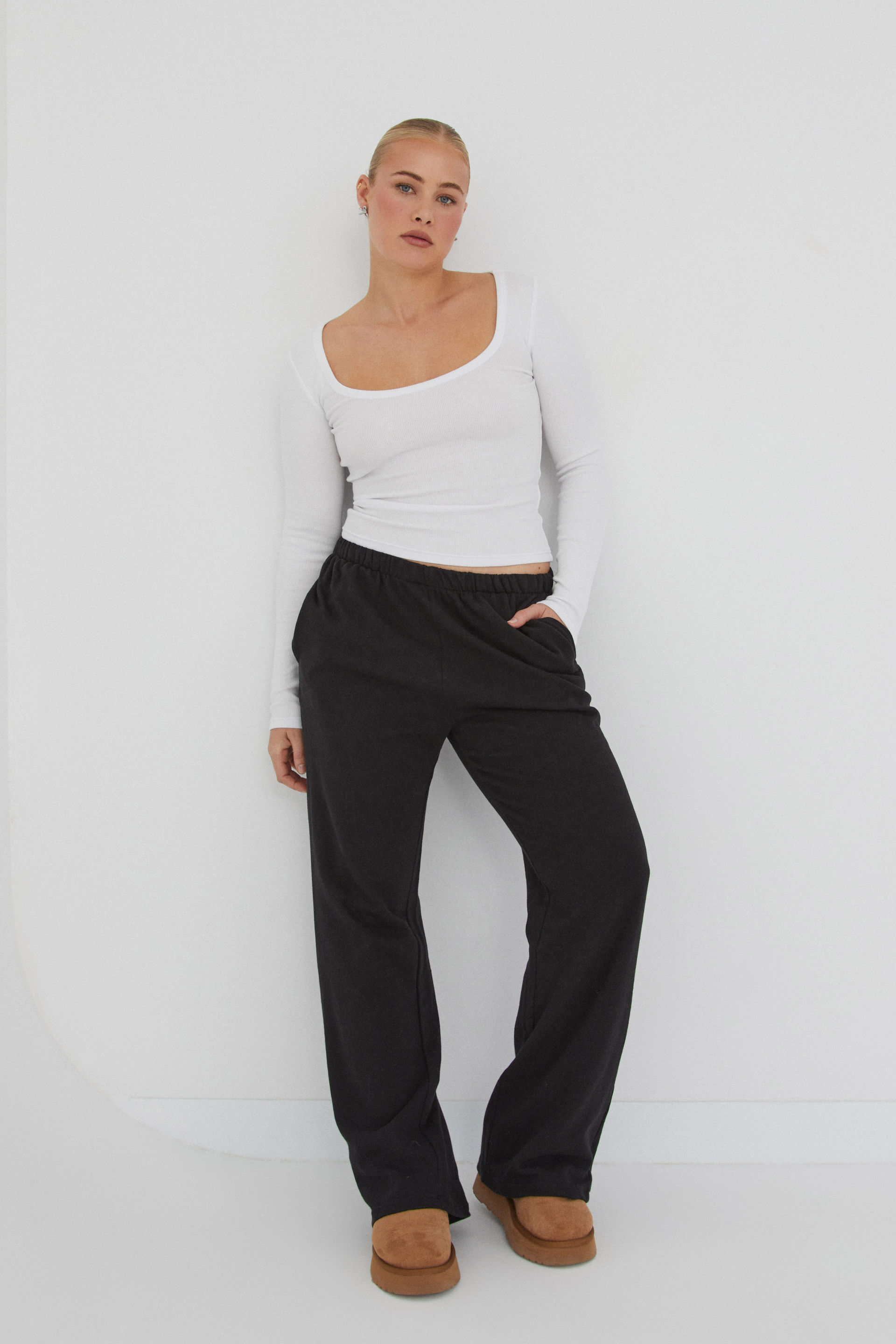 Relaxed Wide Leg Track Pant