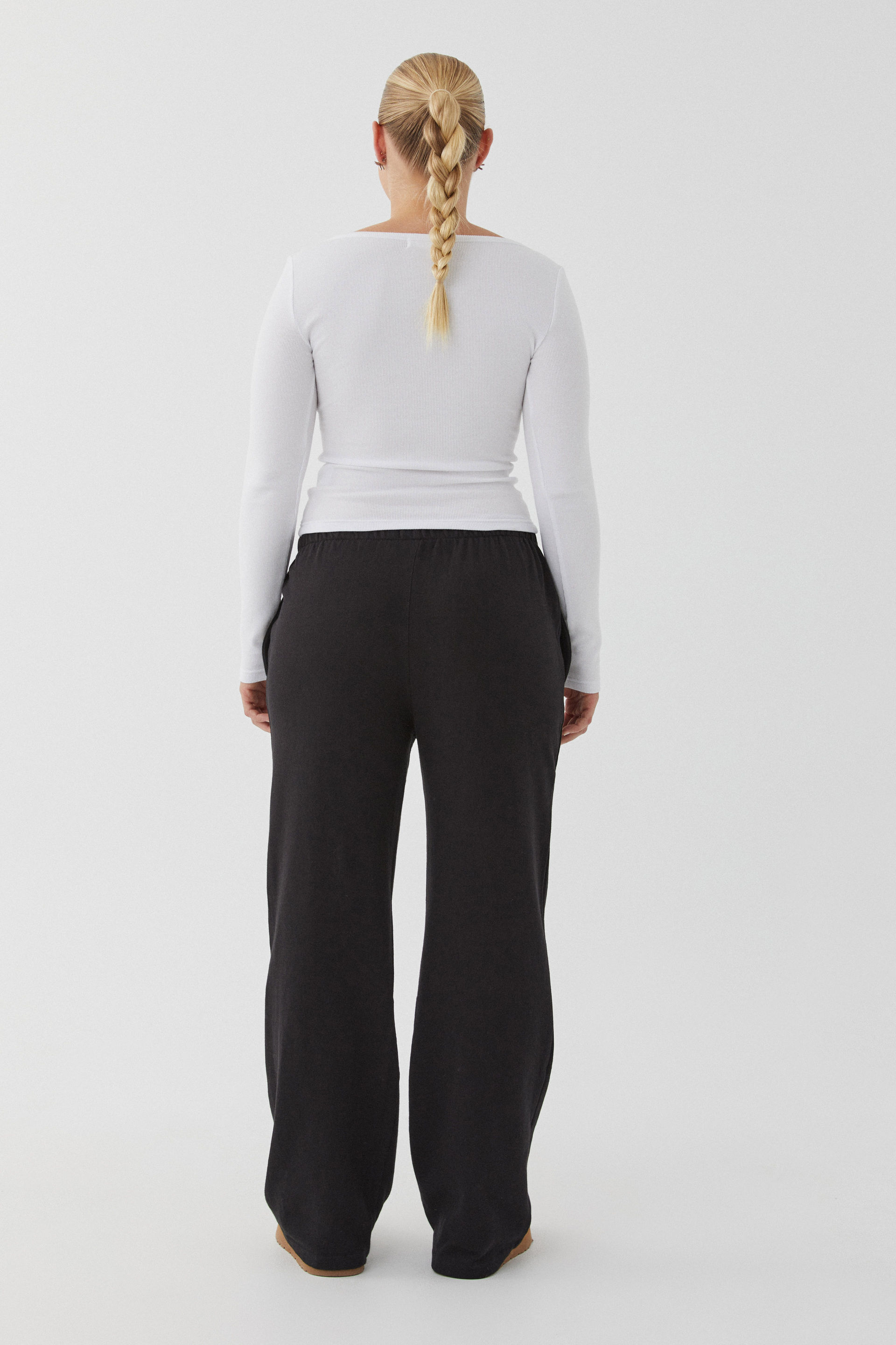 Relaxed Wide Leg Track Pant