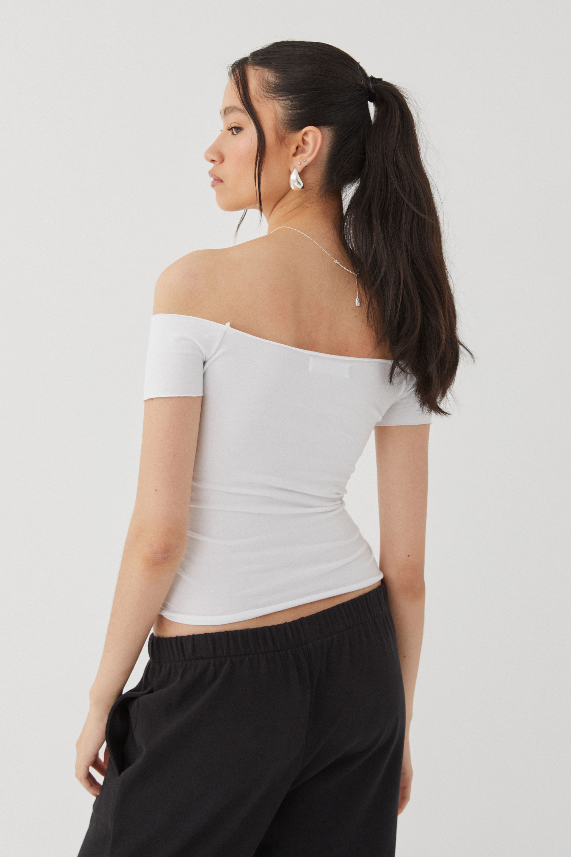 Off shoulder online tee