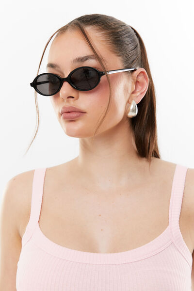 Addie Classic Oval Sunglasses, BLACK