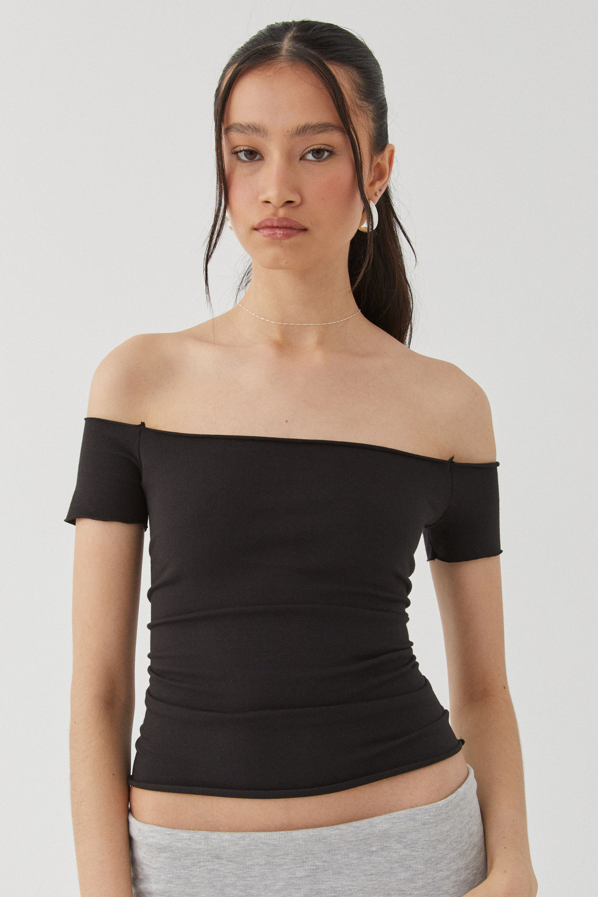 Off deals shoulder tee